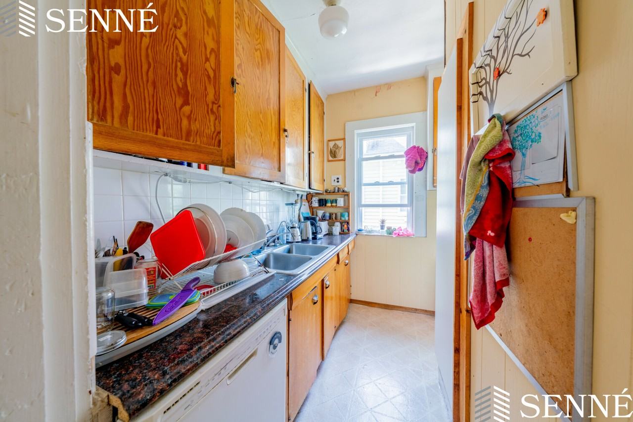 44 Banks Street Unit 2 - Photo 3 of 11