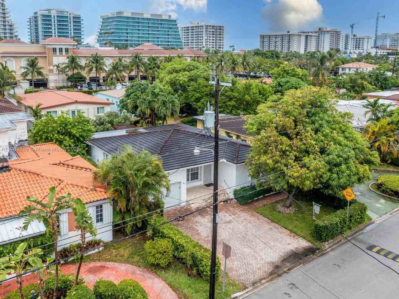 9441 Byron Ave - Photo 4 of 50