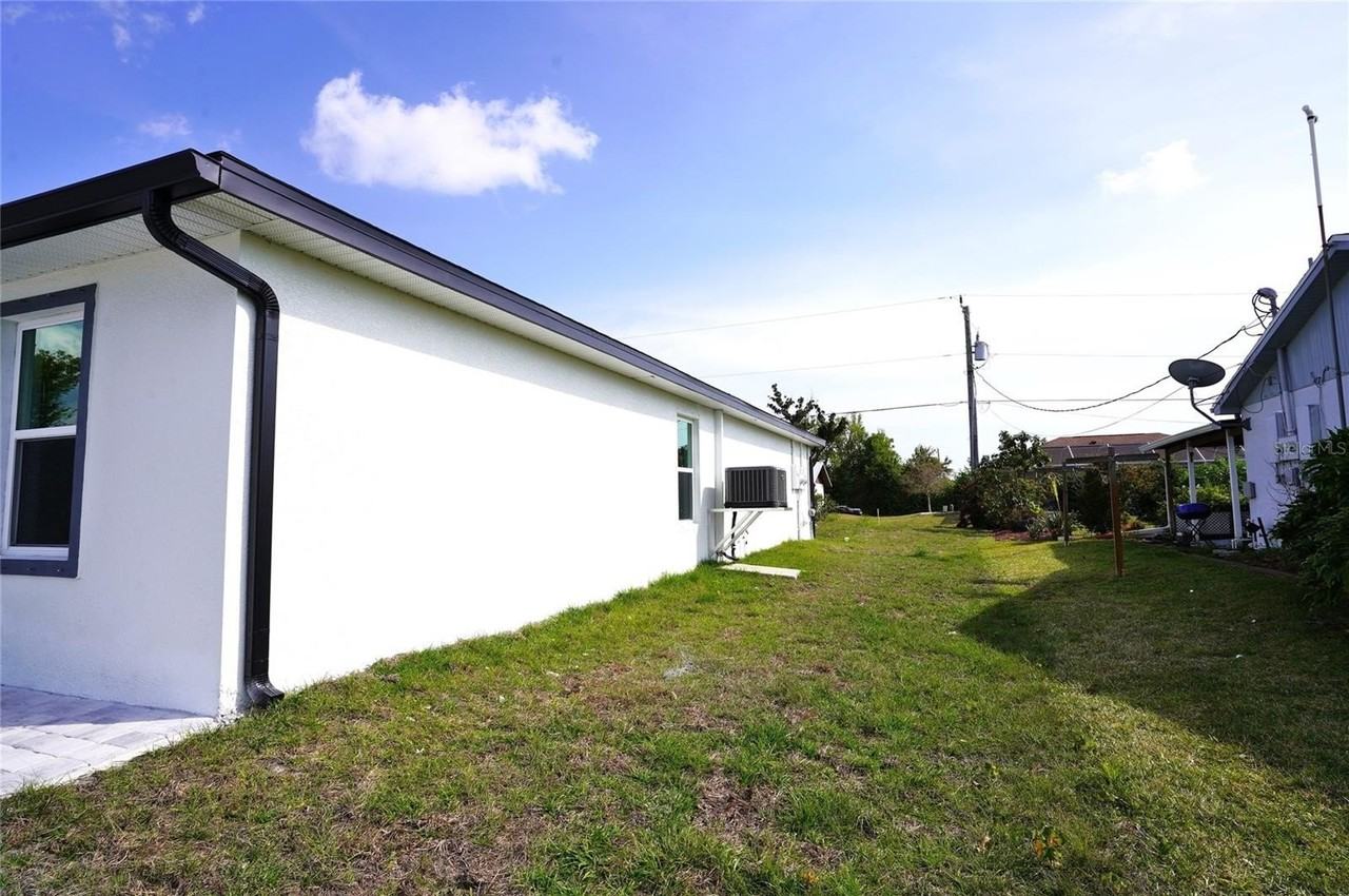 11319 Poplin Ave - Photo 4 of 25