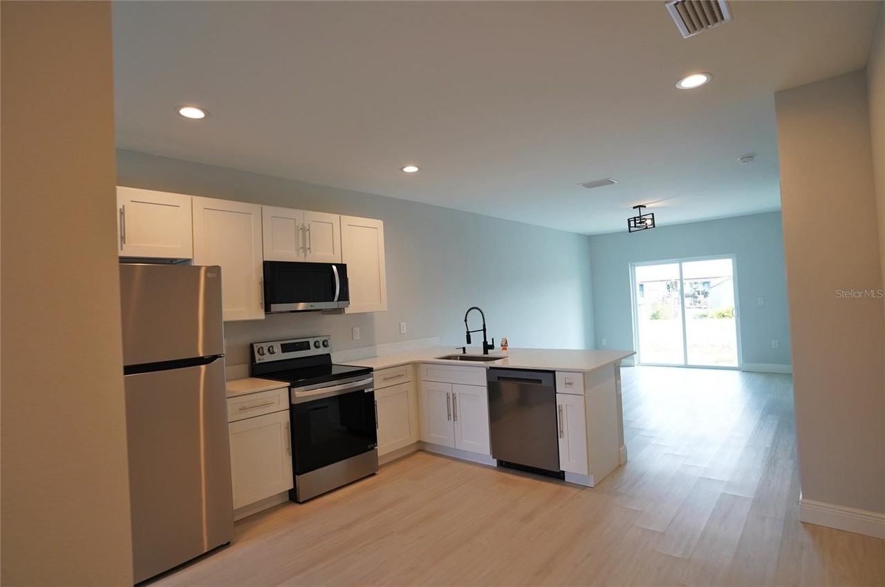 11319 Poplin Ave - Photo 6 of 25