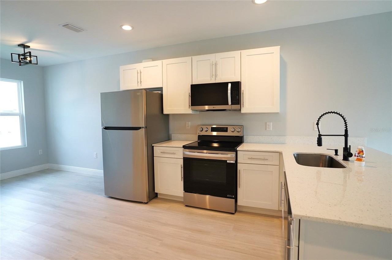 11319 Poplin Ave - Photo 7 of 25