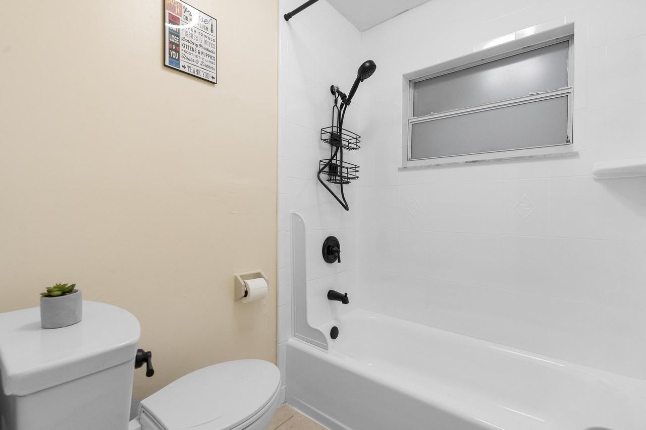 Gronau Court - Photo 6 of 13