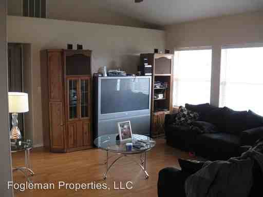 1140 E 19th N St - Photo 2 of 19