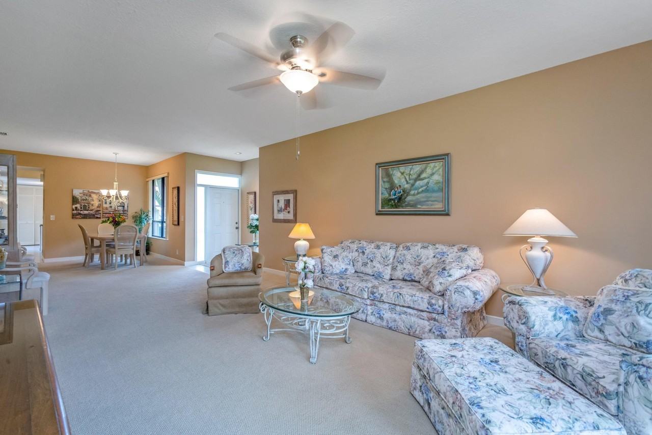 135 Old Meadow Way - Photo 3 of 23