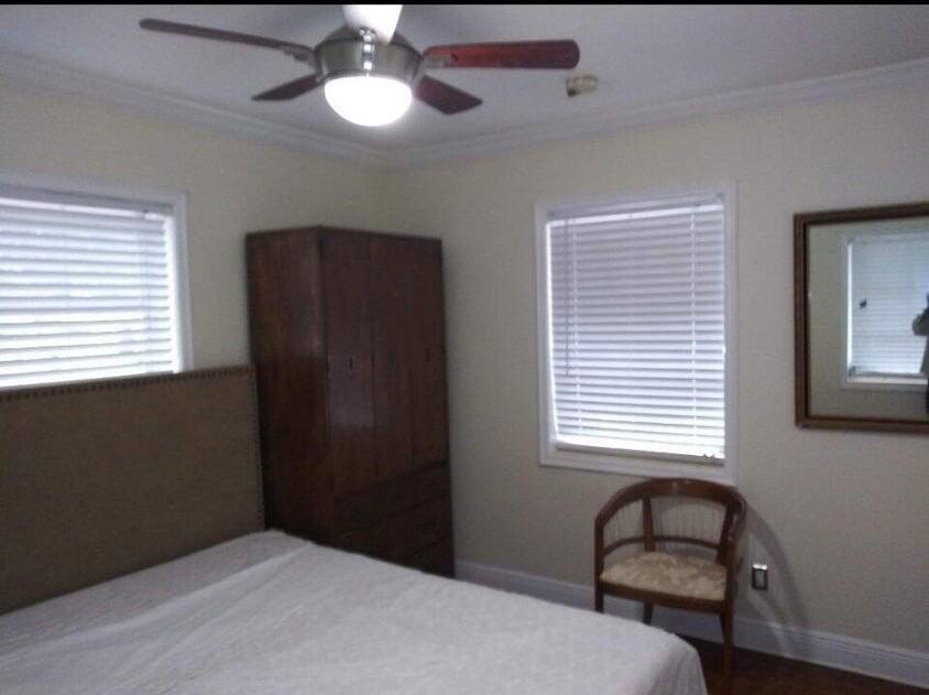 808 S 12th St - Photo 3 of 9