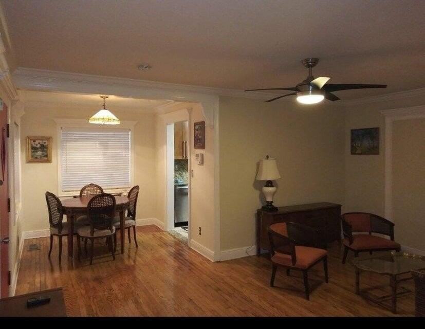 808 S 12th St - Photo 4 of 9