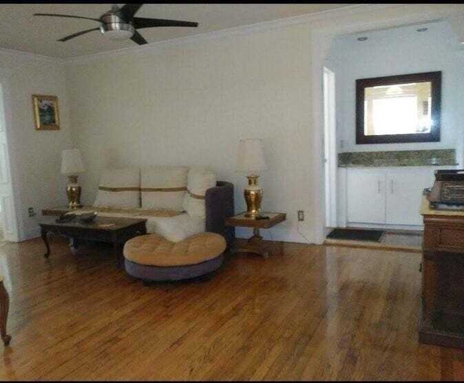 808 S 12th St - Photo 5 of 9