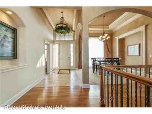 14208 Independence Ct - Photo 2 of 25