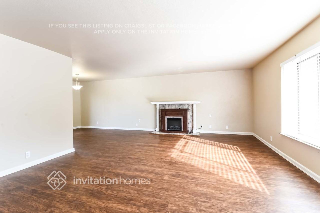 15516 44th Ave W - Photo 3 of 21