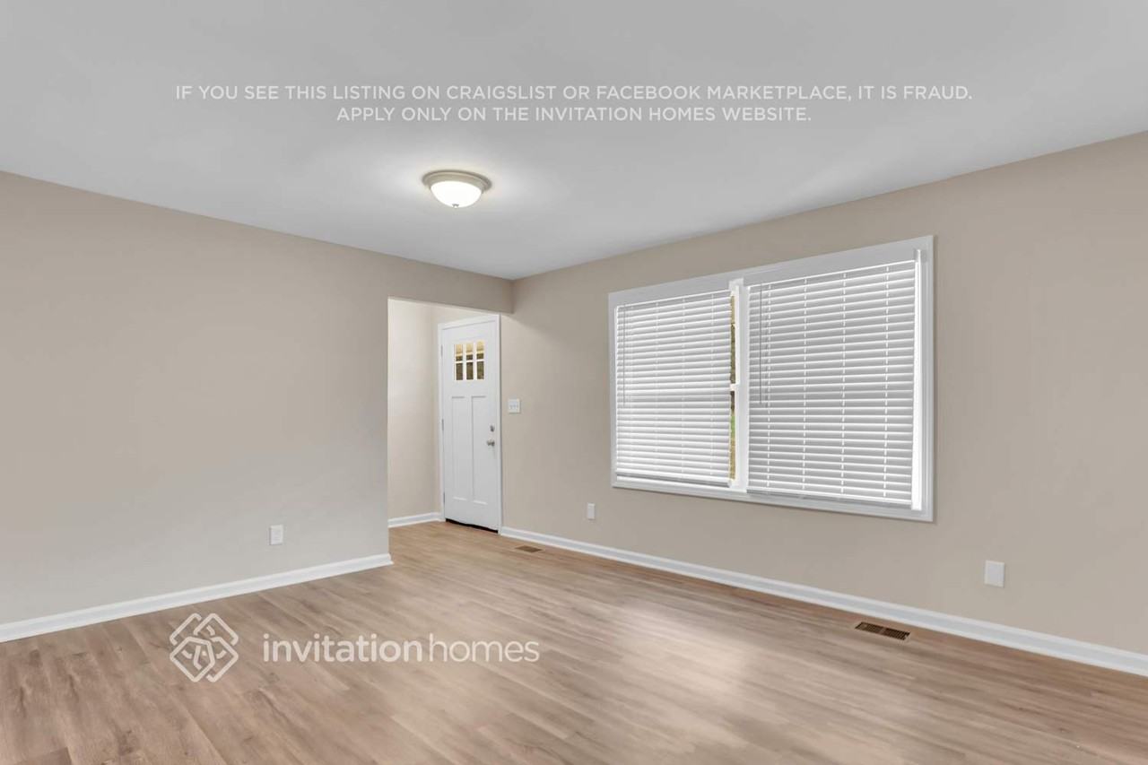 2866 Gresham Rd Se - Photo 3 of 21