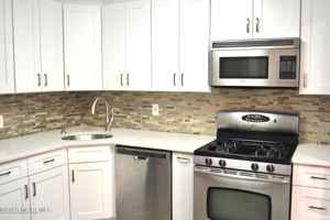 featured image of 15 Interlaken Ct