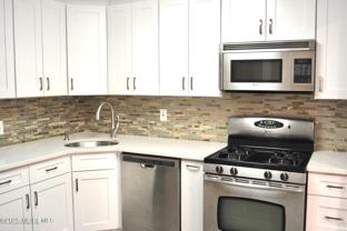 15 Interlaken Ct - Photo 1 of 1