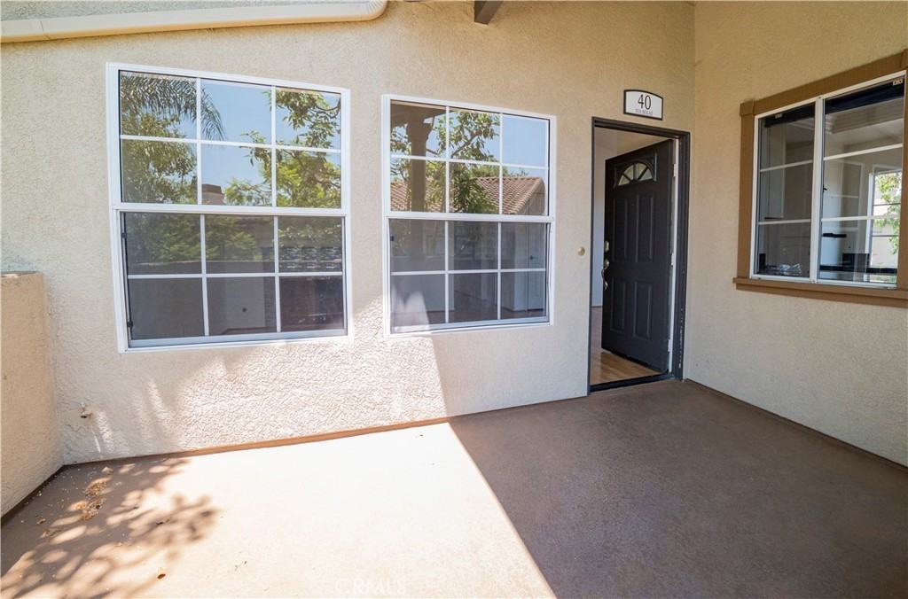 40 Via Solaz - Photo 2 of 18