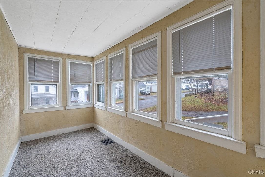 35 John St - Photo 7 of 18