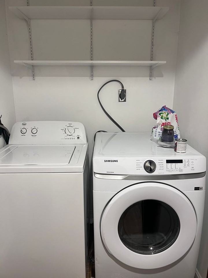 524 Saint Paul Pl - Photo 2 of 13