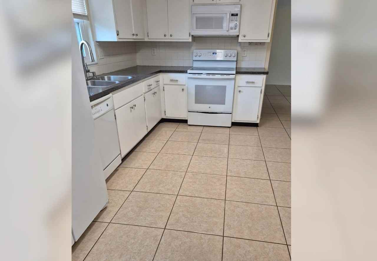 7825 Birchwood Dr - Photo 3 of 11