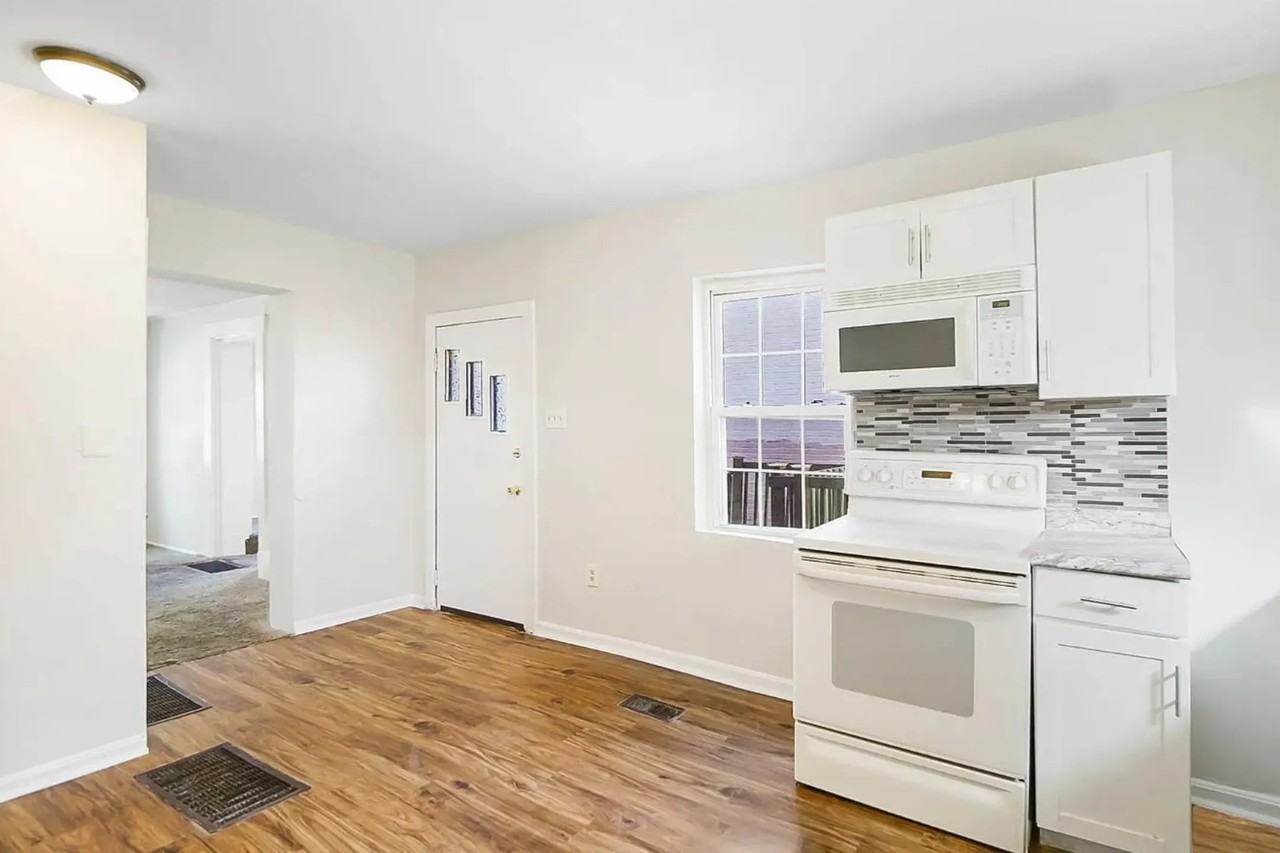 4532 Park Pl - Photo 2 of 10