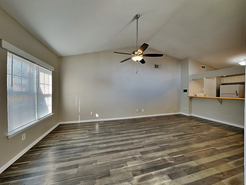 1621 Scottsdale Dr - Photo 4 of 14