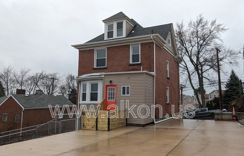 328 Bigelow St - Photo 2 of 22