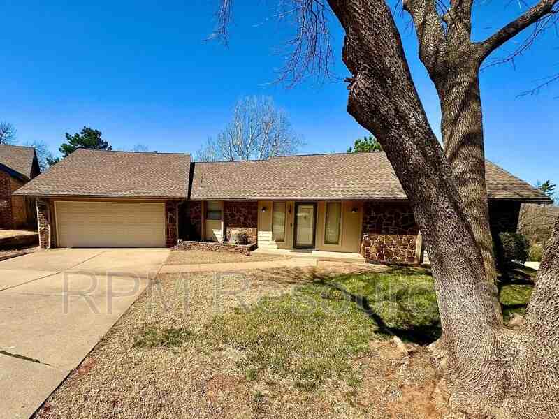 12105 Old Farm Cir - Photo 3 of 32