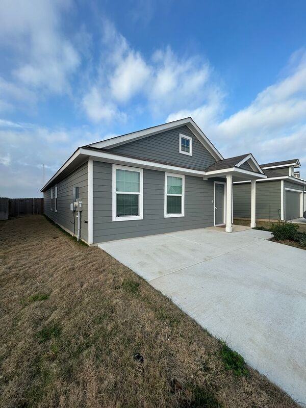 1213 Catfish Ln - Photo 2 of 22