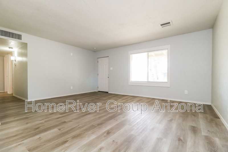 5607 N 31st Ln - Photo 2 of 17