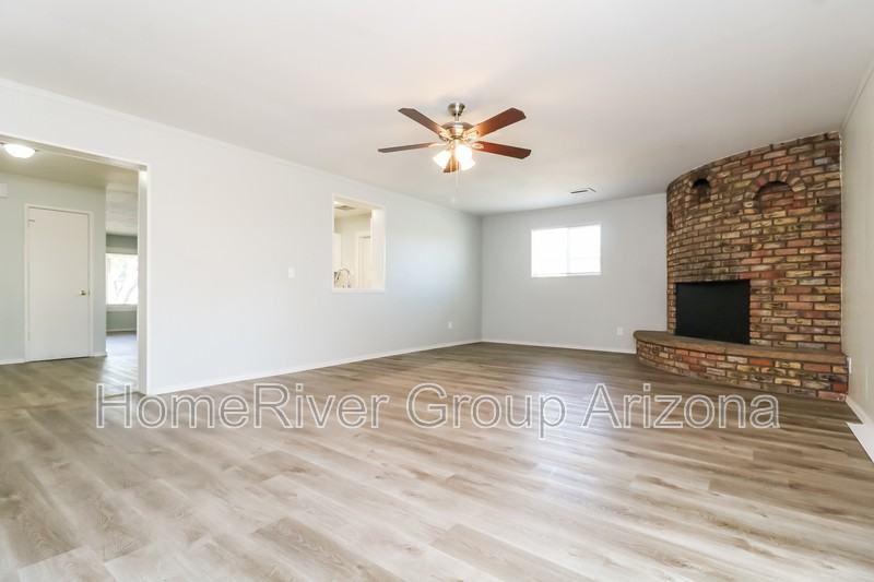 5607 N 31st Ln - Photo 3 of 17