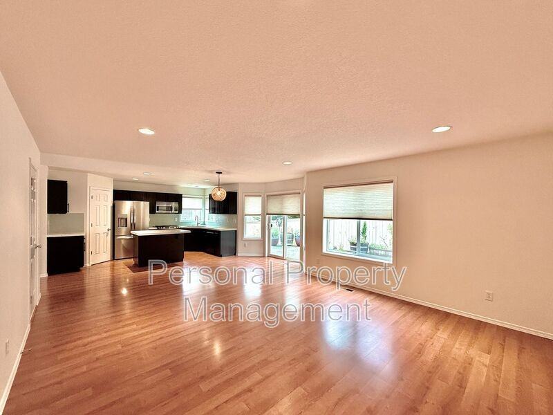 5327 N St - Photo 6 of 22