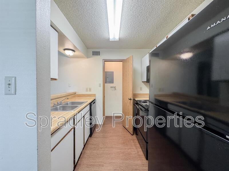 120 W Main St - Photo 4 of 13