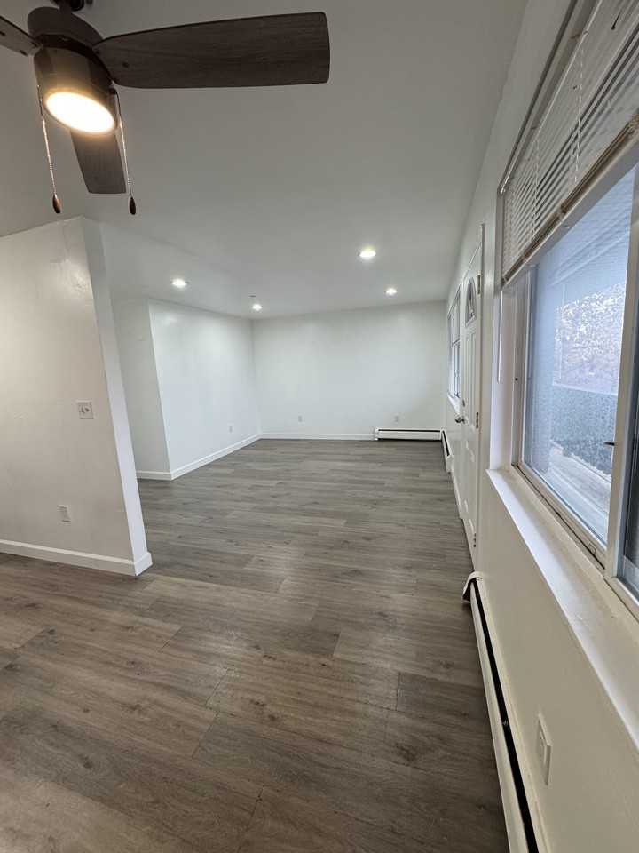 10612 Grand River Rd - Photo 5 of 10