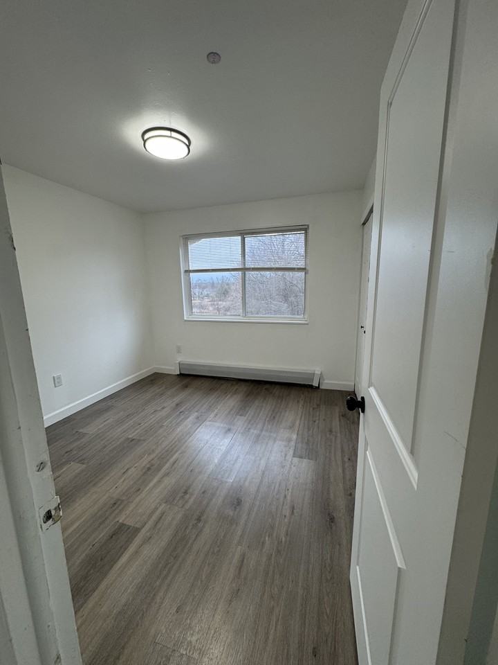 10612 Grand River Rd - Photo 6 of 10