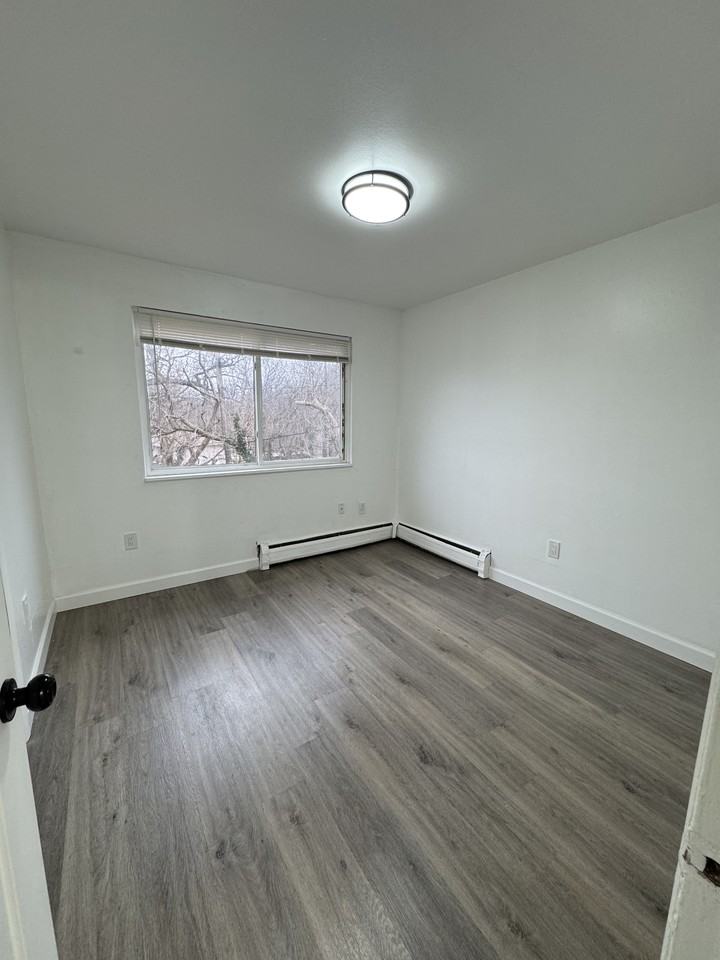 10612 Grand River Rd - Photo 7 of 10