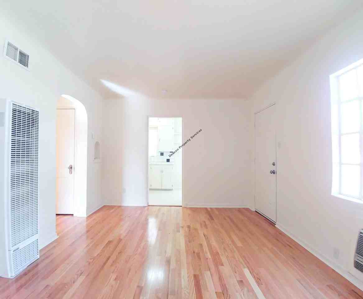 401 14Th St Sw - Photo 4 of 46