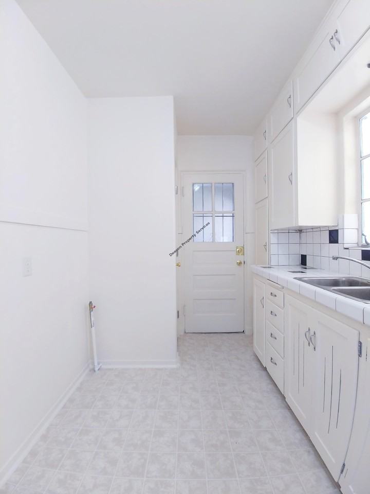 401 14Th St Sw - Photo 6 of 46