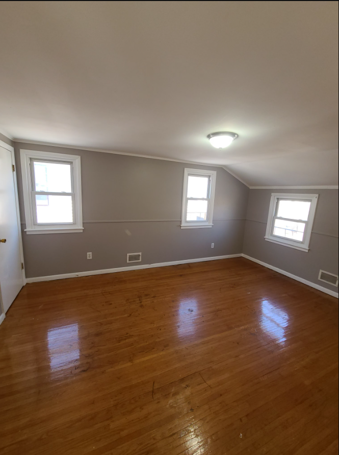 145 Sawyer St - Photo 2 of 12