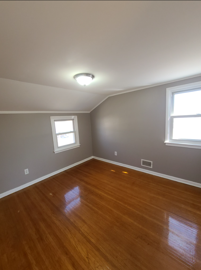 145 Sawyer St - Photo 3 of 12