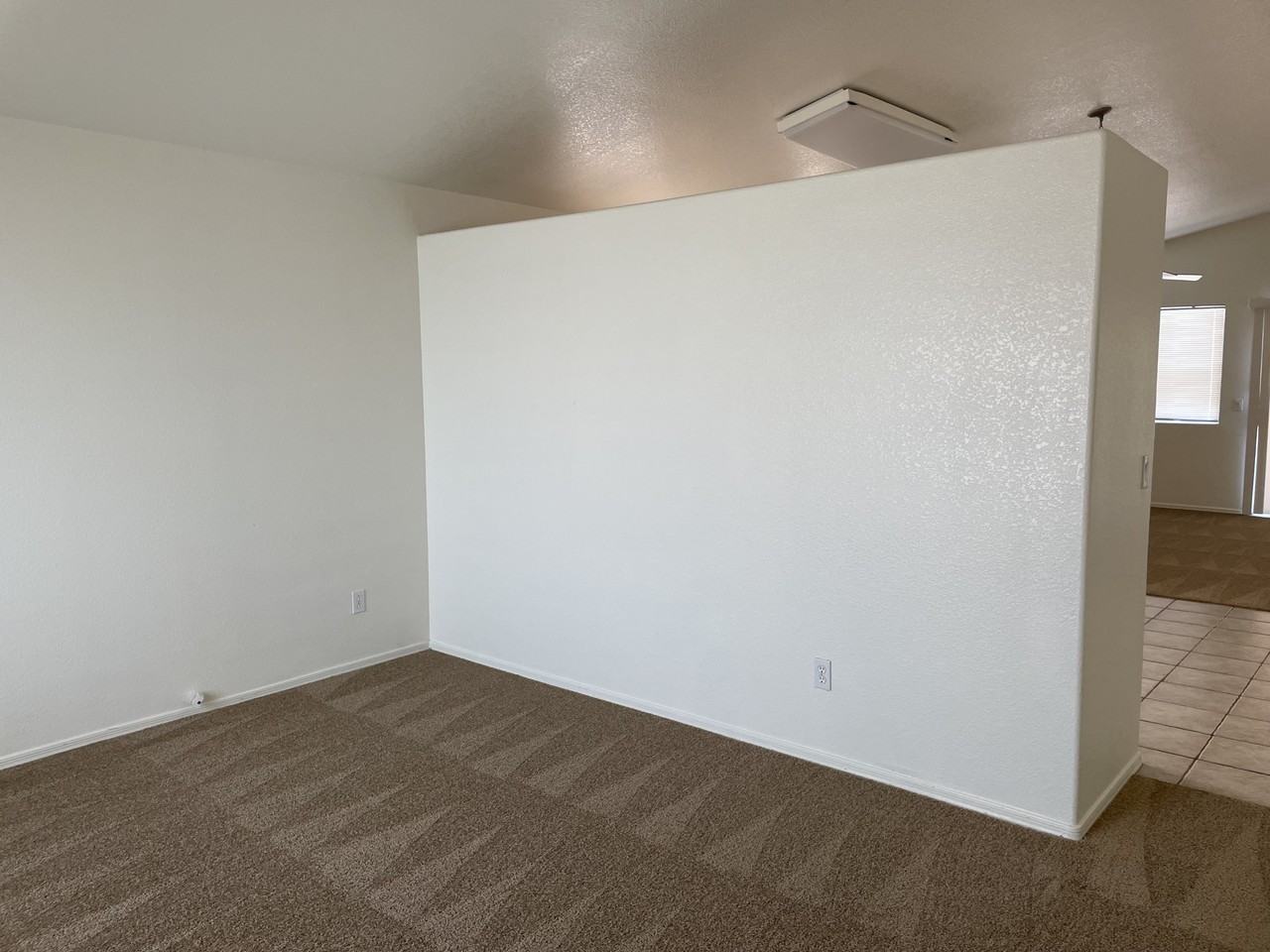 6831 S 33rd Dr - Photo 5 of 30