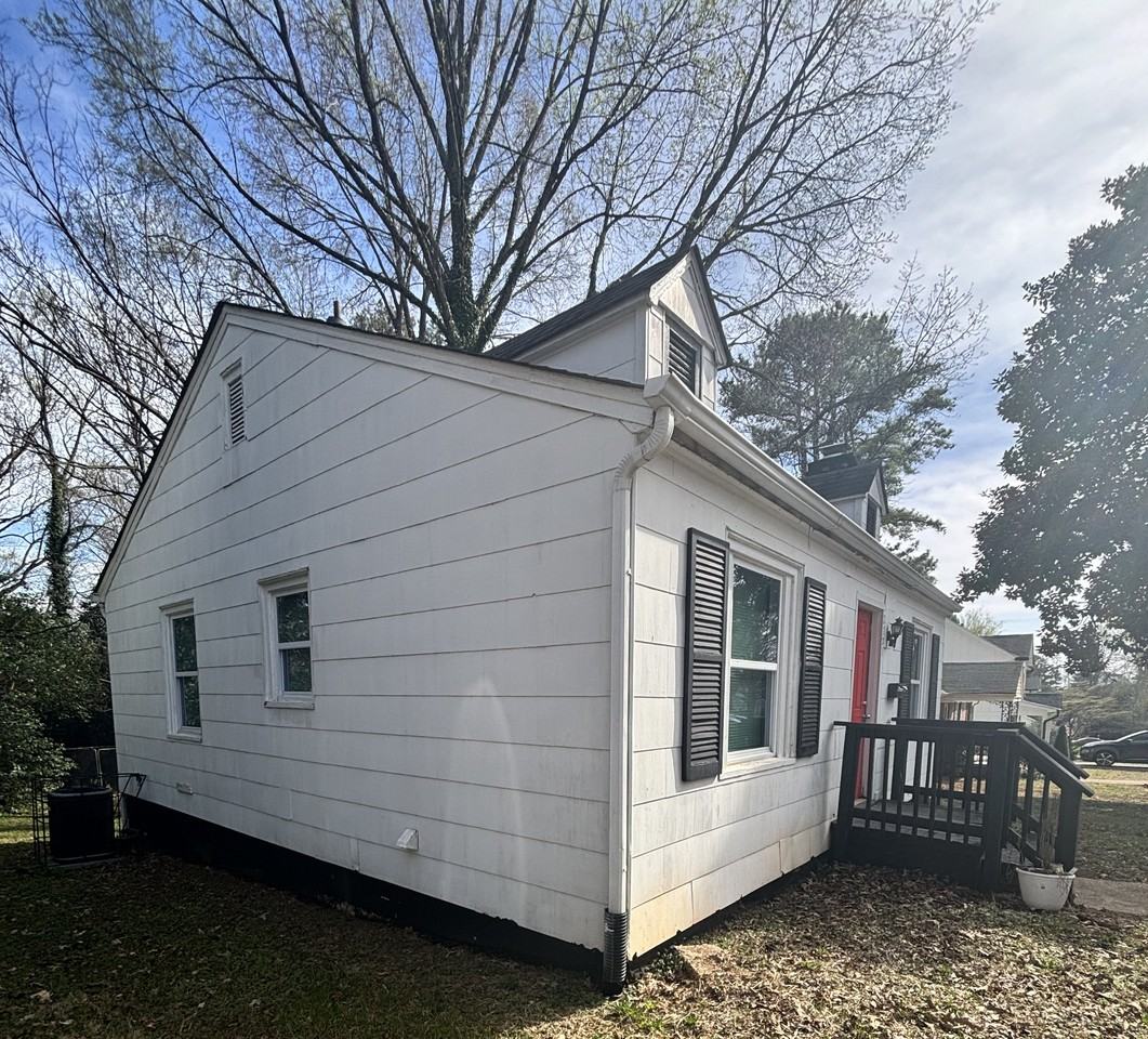 2721 Phillips Ave - Photo 3 of 12