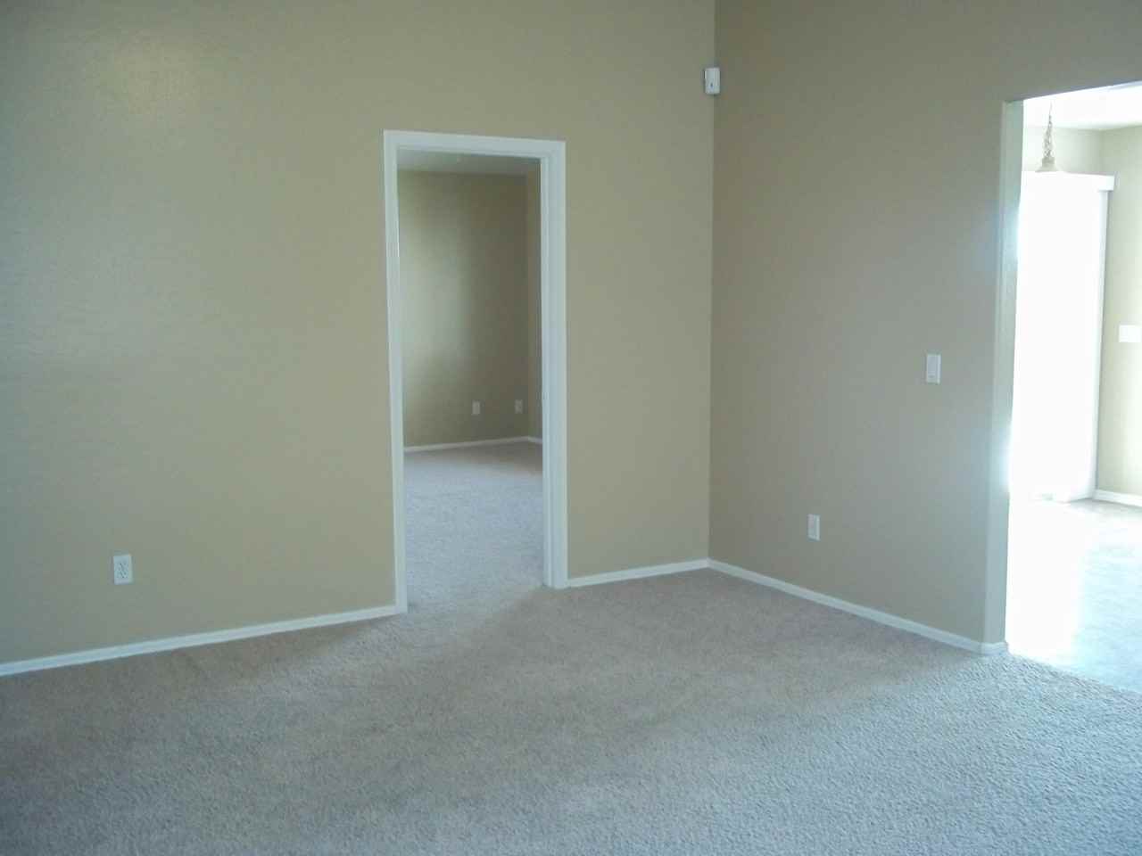 6605 W Desert Ln - Photo 6 of 18