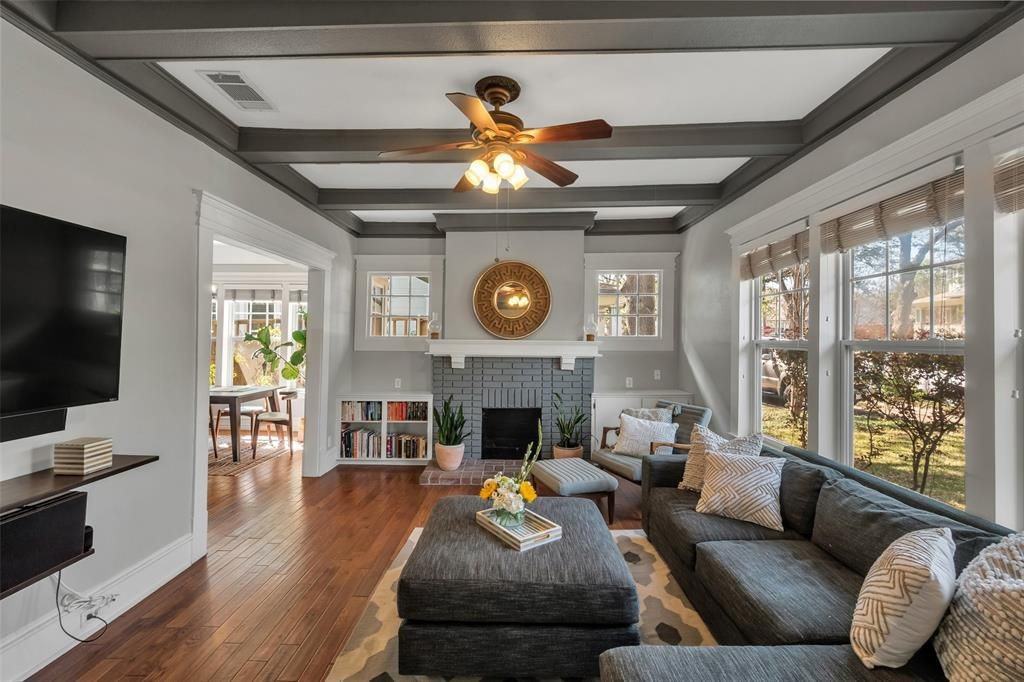 5408 Miller Ave - Photo 2 of 9