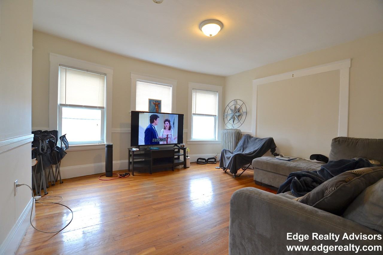 40 Union St #3 - Photo 3 of 11