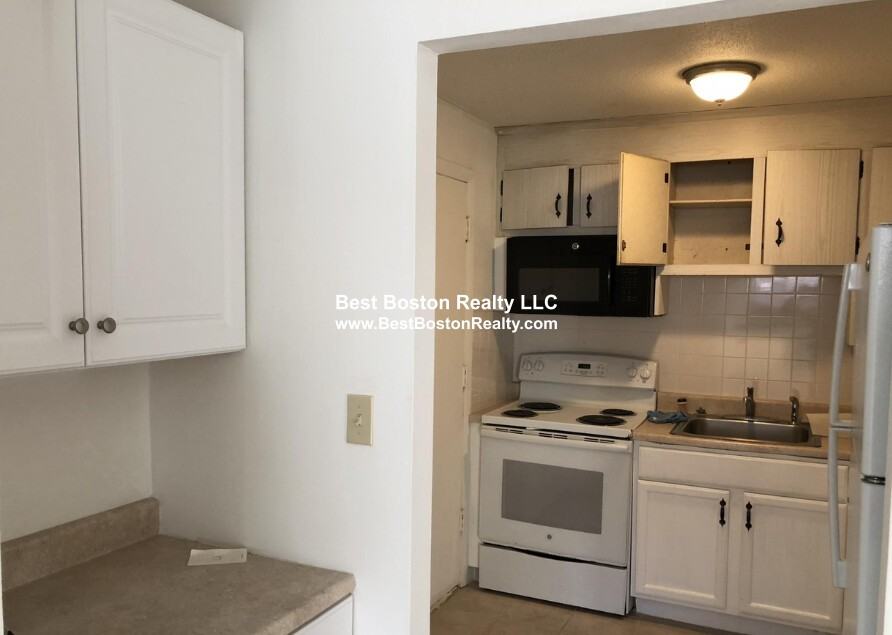 216 Revere Beach Pkwy #11 - Photo 2 of 10