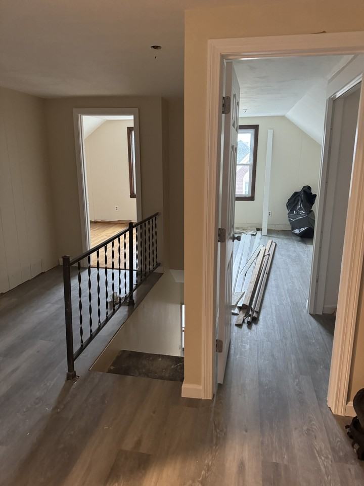 Elizabeth St #3 - Photo 2 of 4
