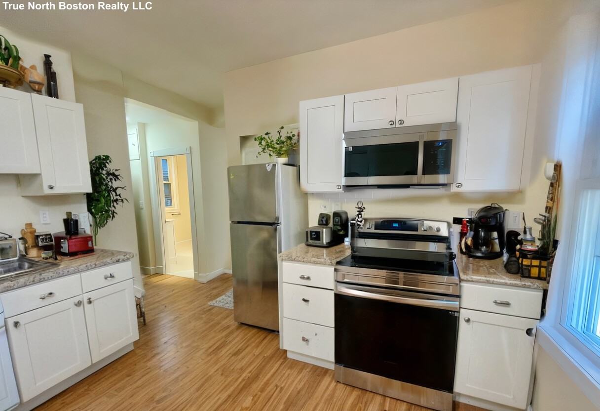 207 Princeton St #2 - Photo 2 of 29