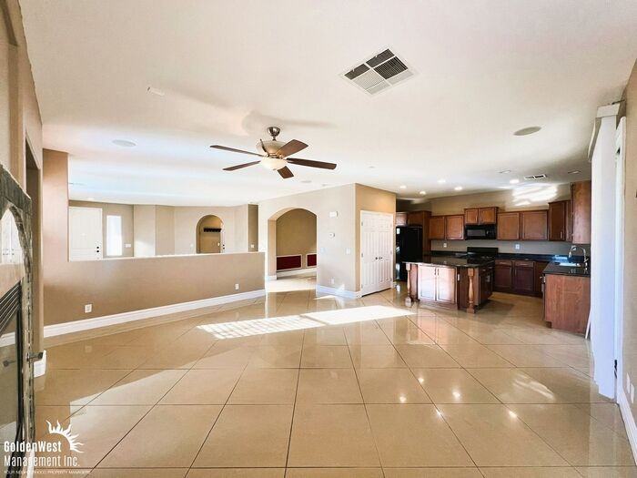 142 Castle Course Ave - Photo 3 of 20