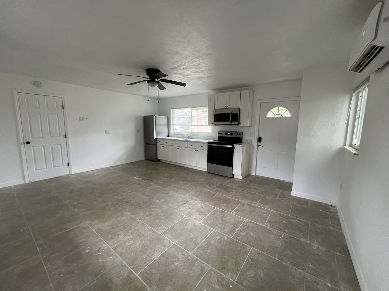 2290 South Palmetto Avenue - Photo 3 of 11