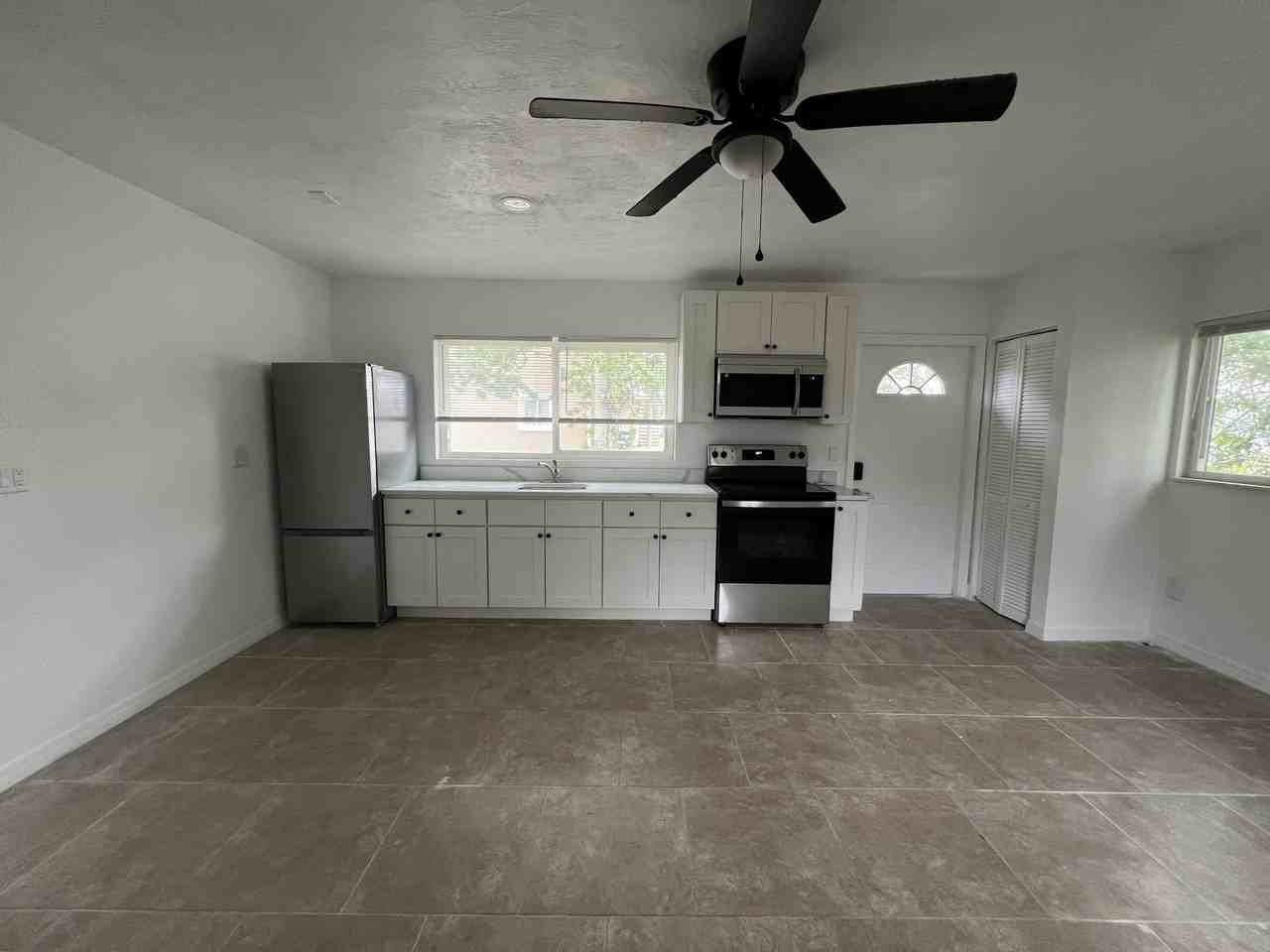 2290 South Palmetto Avenue - Photo 4 of 11