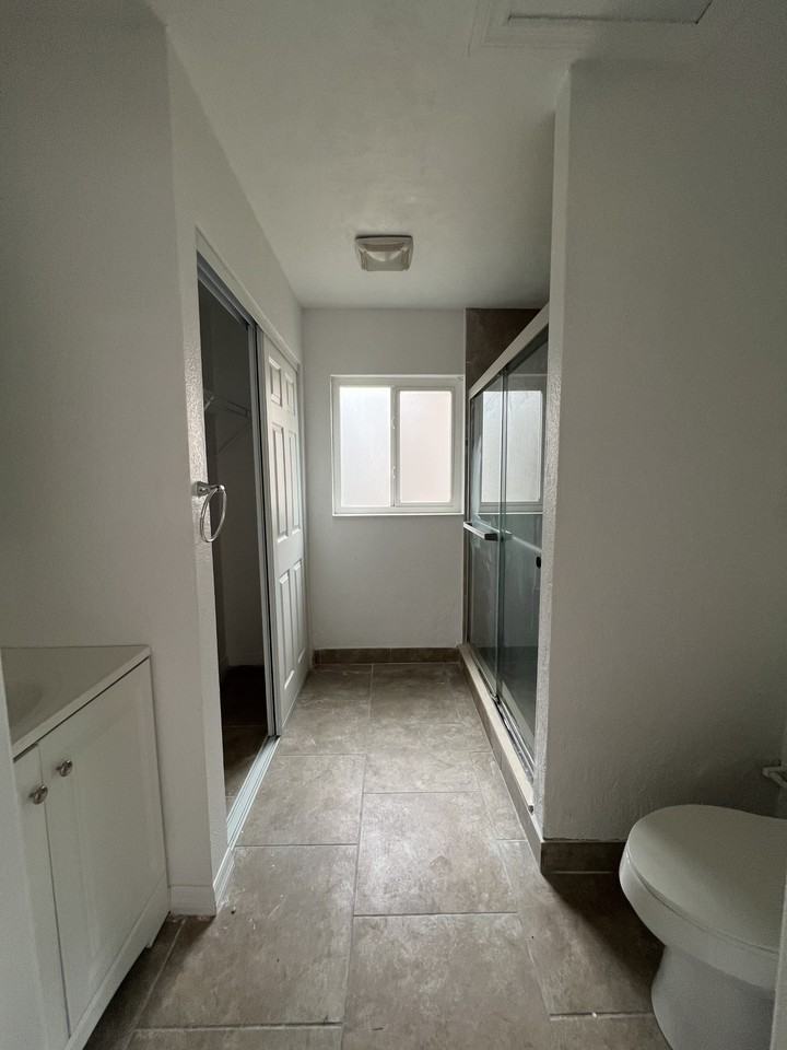 2290 South Palmetto Avenue - Photo 5 of 11