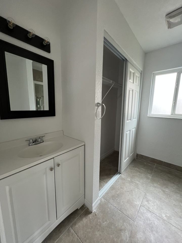 2290 South Palmetto Avenue - Photo 7 of 11