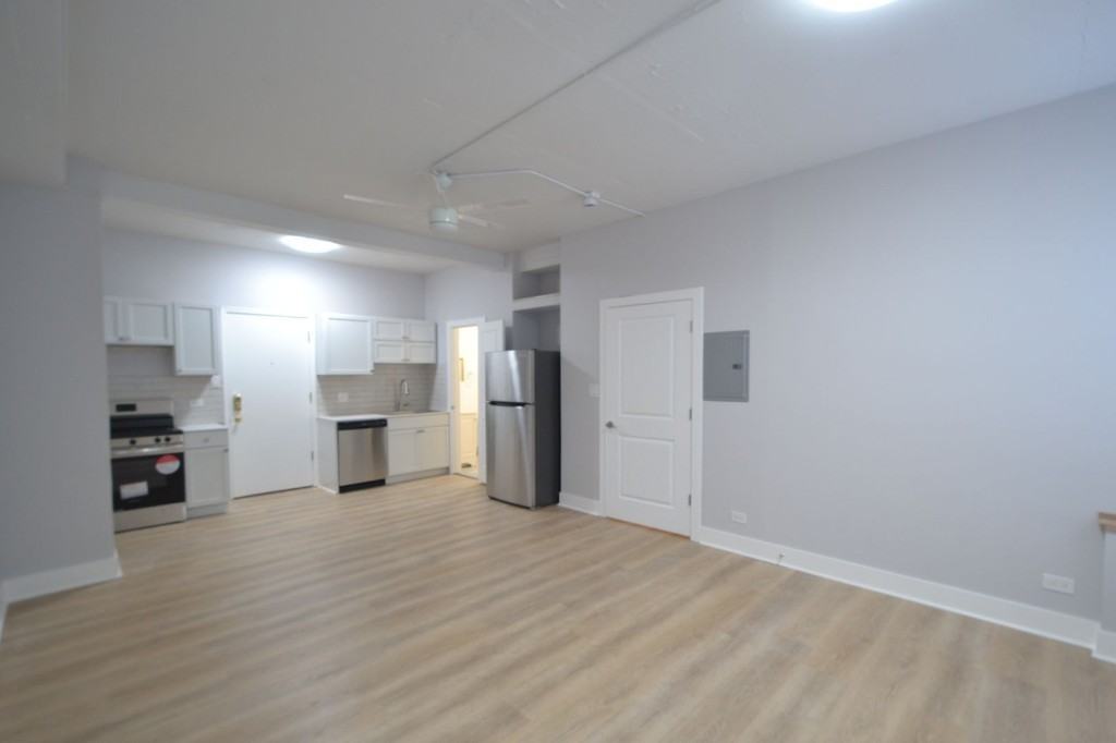 4180 N Marine Dr #109 - Photo 2 of 15